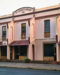 St. George's Terrace, 44 Phillip St., Parramatta, built 1881, as it appears today. Photo courtesy of @alphapiano95 via Instagram. Photo used with permission.