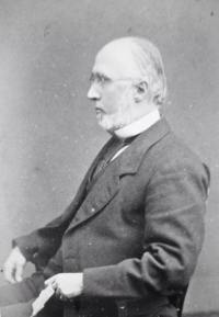 11891069_666940640108360_8761465694274560072_n