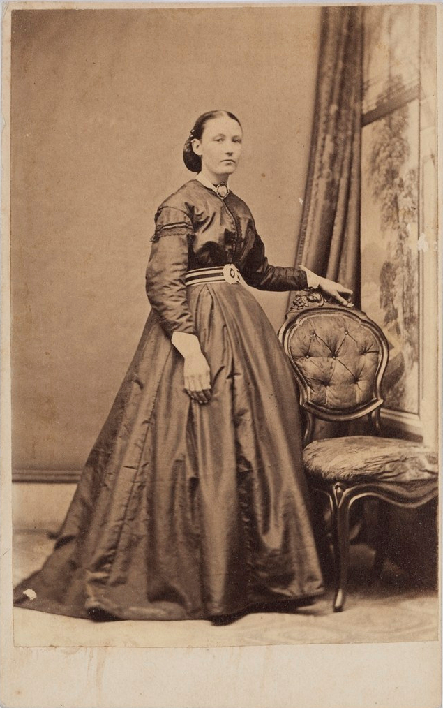 Unidentified female, nineteenth-century Parramatta. 1860s. Old Parramatta. Old Parramattan. Carte de visite. Burgin.