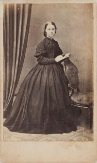 Unidentified female, nineteenth-century Parramatta. 1860s. Old Parramatta. Old Parramattan. Carte de visite. Burgin.