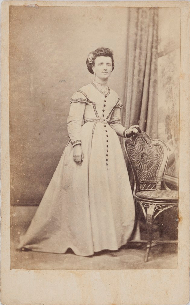 Unidentified female, Parramatta. 1860s. Old Parramatta. Old Parramattan. Carte de visite. Burgin.