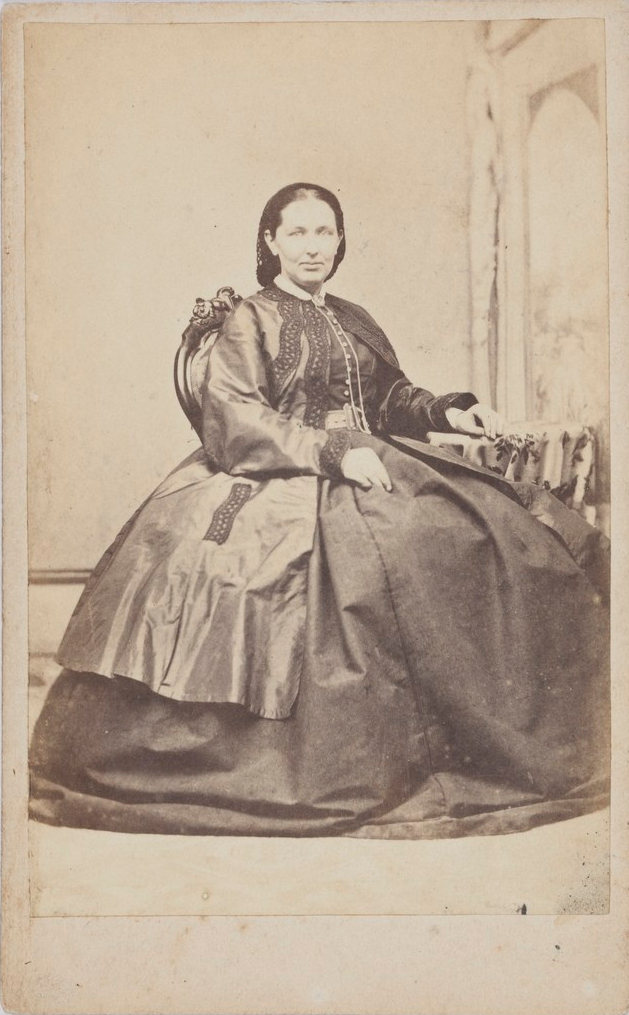 Unidentified female, nineteenth-century Parramatta. 1860s. Old Parramatta. Old Parramattan. Carte de visite. Burgin.
