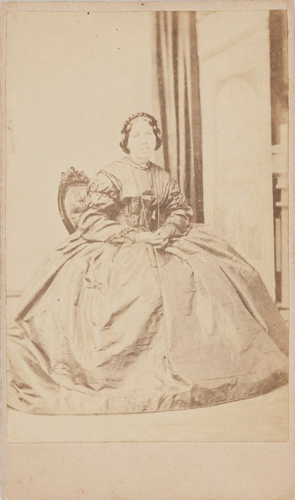 Unidentified female, nineteenth-century Parramatta. 1860s. Old Parramatta. Old Parramattan. Carte de visite. Burgin.