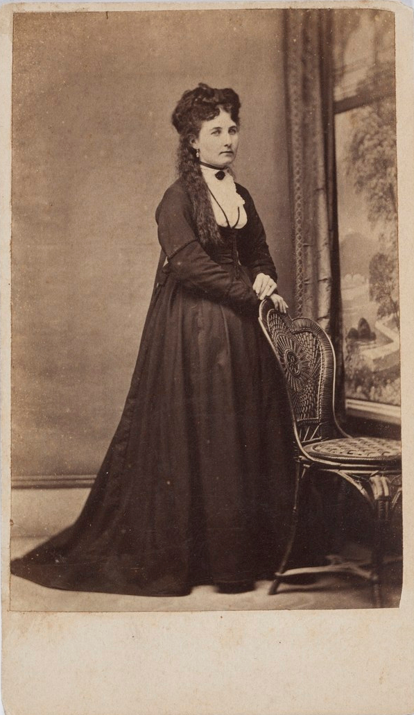 Unidentified female, nineteenth-century Parramatta. 1860s. Old Parramatta. Old Parramattan. Carte de visite. Burgin.